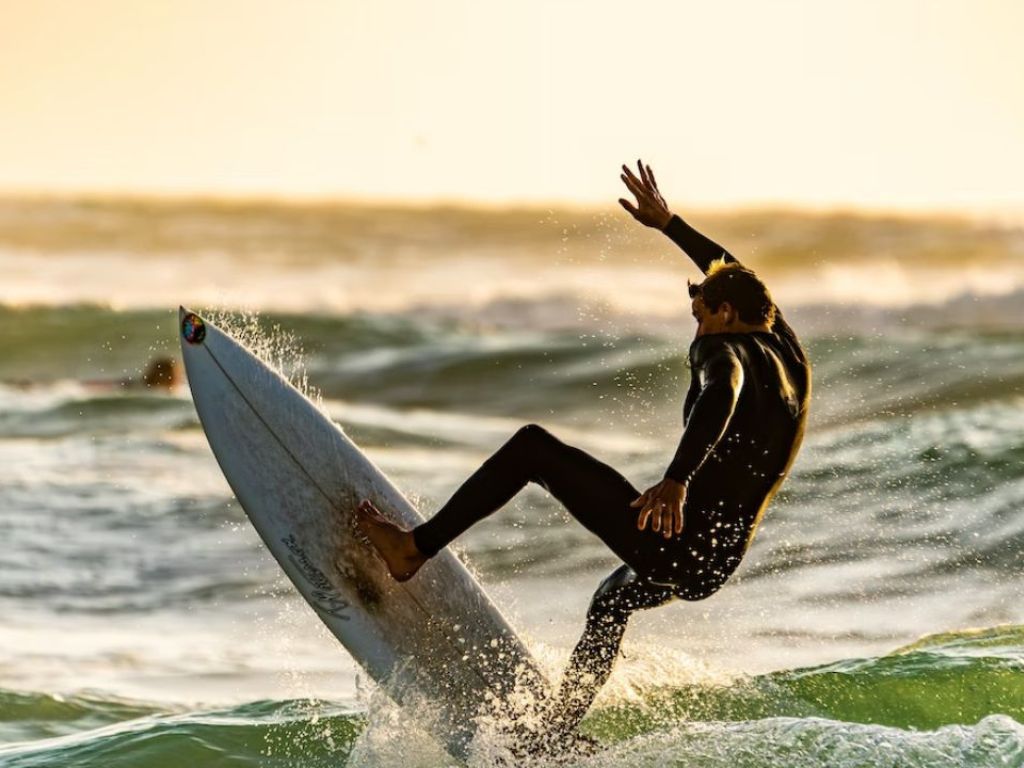 Can surfing cause tennis elbow?