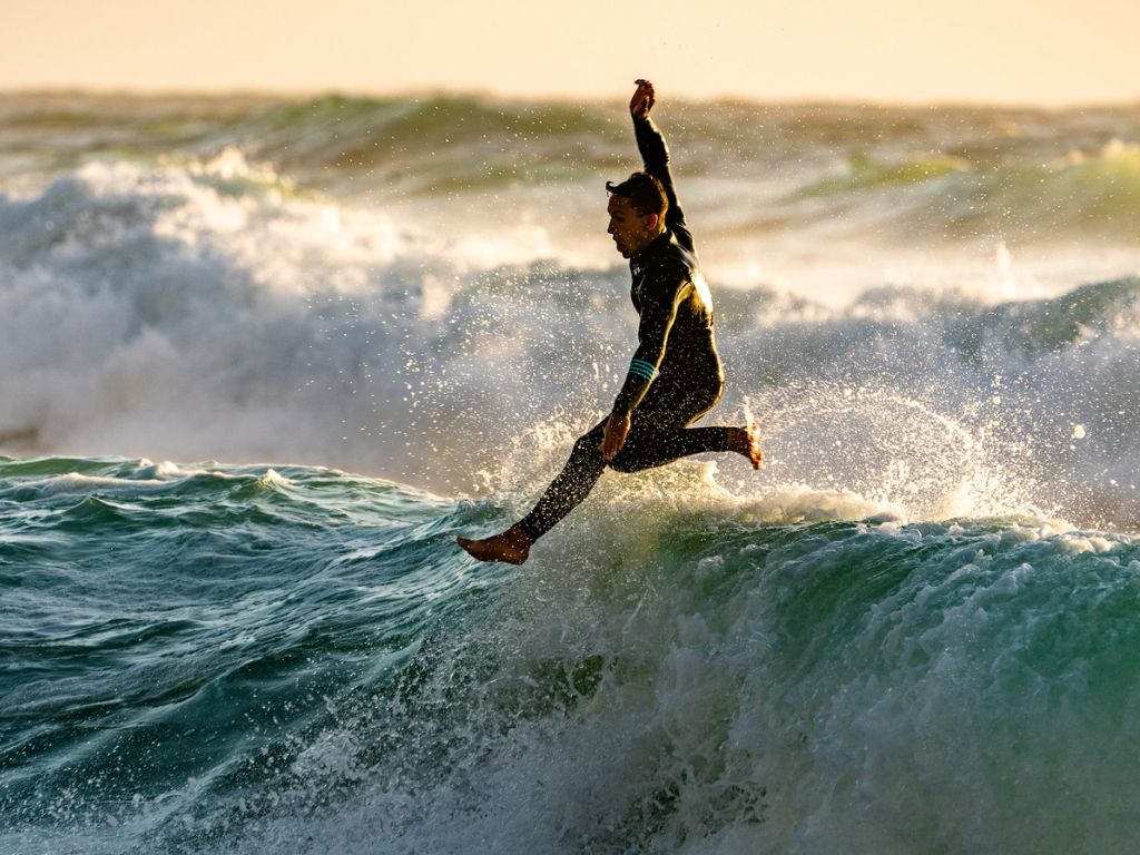 Stay Safe While Surfing: Most Common Injuries & How to Avoid Them