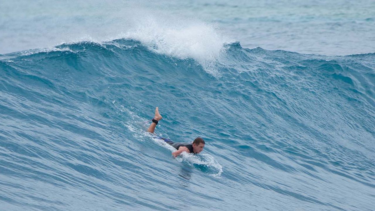 6 Basic Surfing Tricks for Beginners to Master Immediately