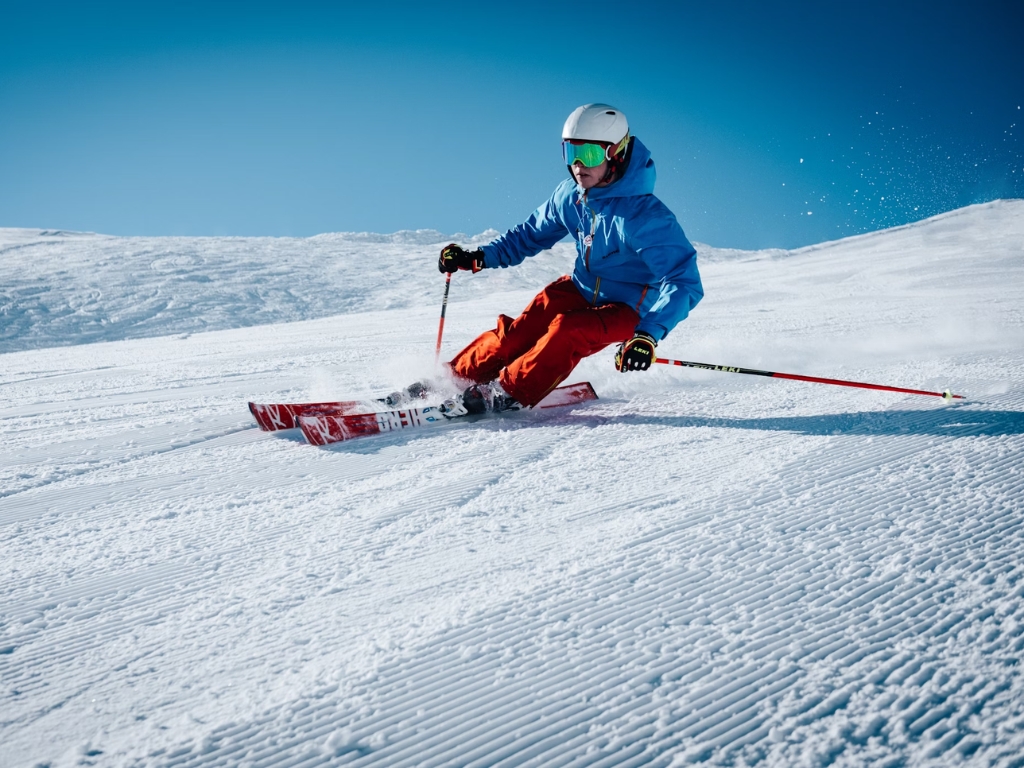 Ski Turn Radius Explained: How much should it be for beginners?